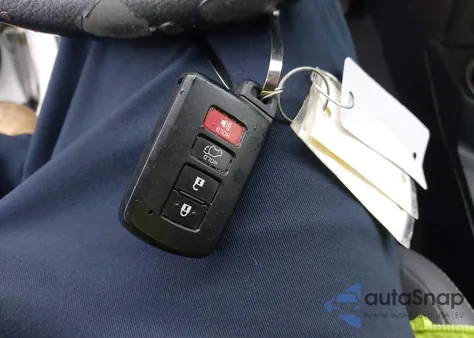 2013 Toyota Rav4 Limited z USA, uszkodzony, nr VIN JTMDFREV7D5001387